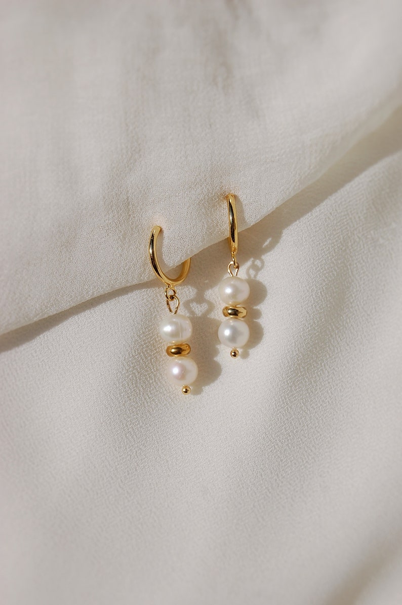 Clip on earrings, freshwater pearl huggie earrings, pearl drop earrings, dainty pearl earrings, pearl dangles, hypoallergenic, nickel free image 3