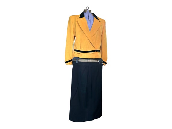 VALENTINO Suit. Vintage Womens 2 Pc Blazer Skirt … - image 1