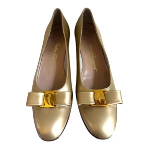 Salvatore Ferragamo Gold Bow Brass Womens Leather Low