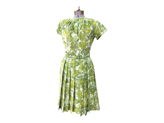 Abstract 60s Belted Dress. Green Short Sleeve, Pl… - image 1