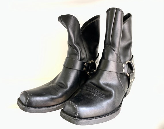 Buckle ariat shop boots