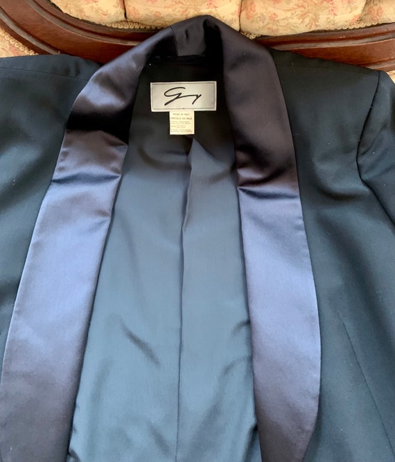 Giovanny Tuxedo Womens Suit. 2 pc Blazer and Skir… - image 9