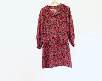Red Vintage Dress. 1980s. Blue Flower Pattern. Fitted at Waist, Deep Front Pockets. - Etsy Red Vintage Dress. 1980s. Blue Flower Pattern. Fitted at Waist, Deep Front Pockets. - Etsy