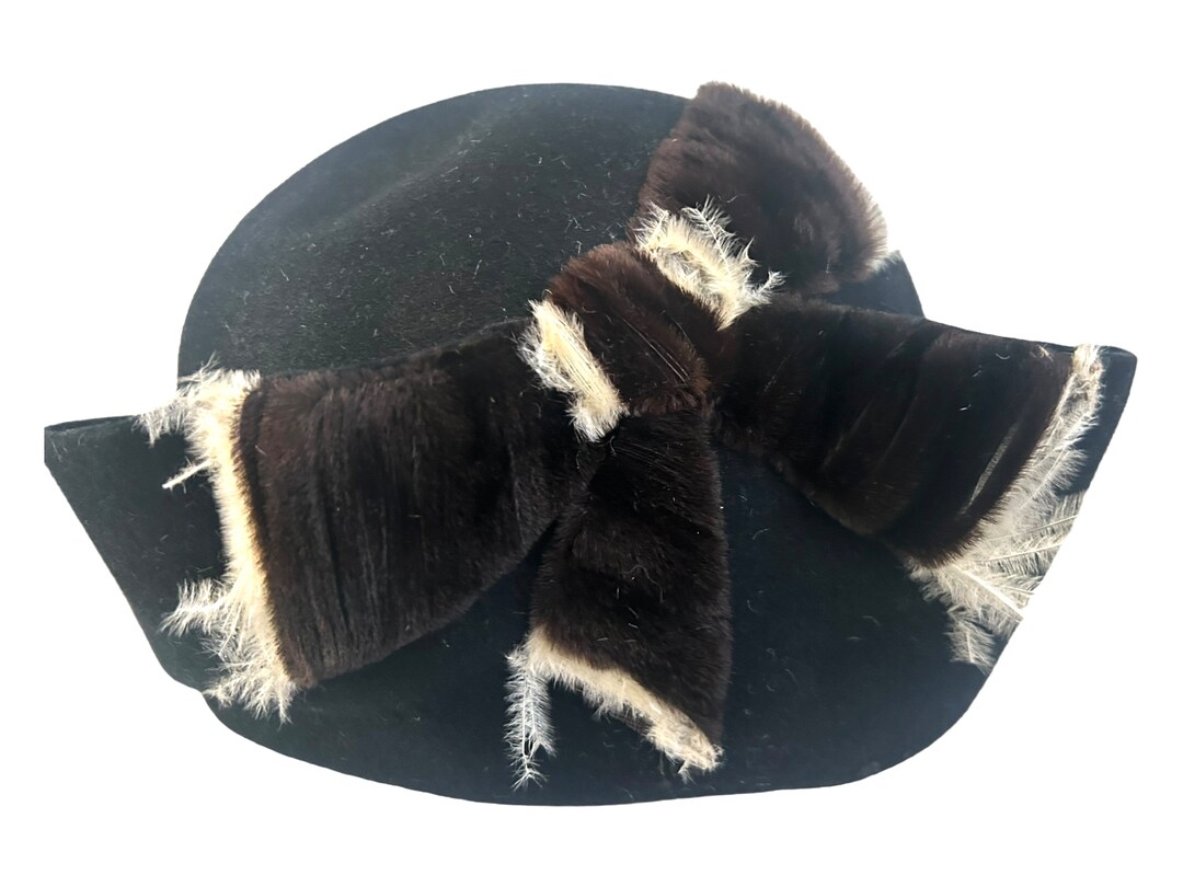 Vintage Marshall Field Feather Fashion Hat 1950s 1960s 6 1/2\