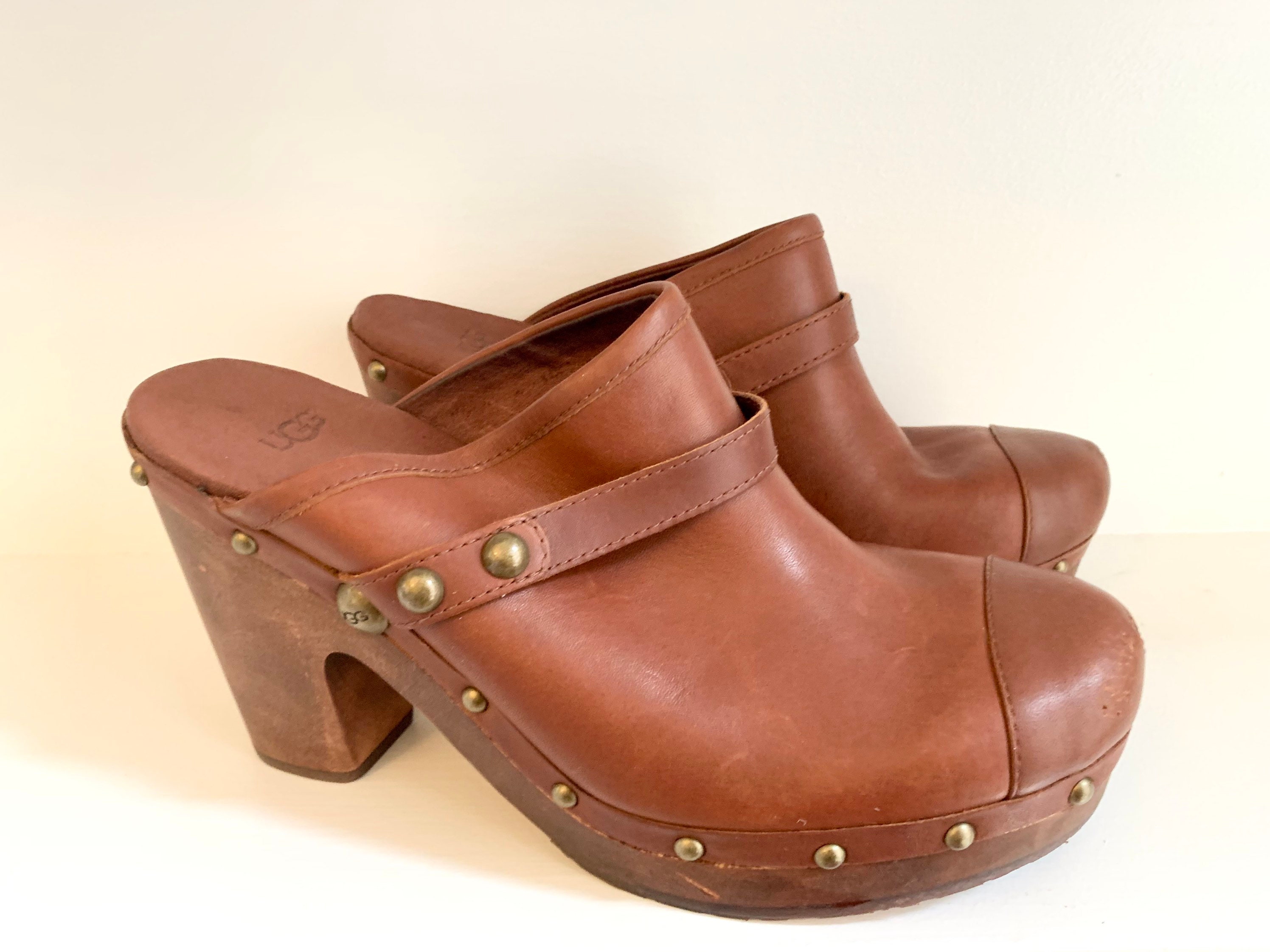 UGG Judi Clog. Camel Color Retro Style 