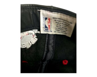 Chicago Bulls 1997 NBA Champions Logo Athletic Snapback Hat. One