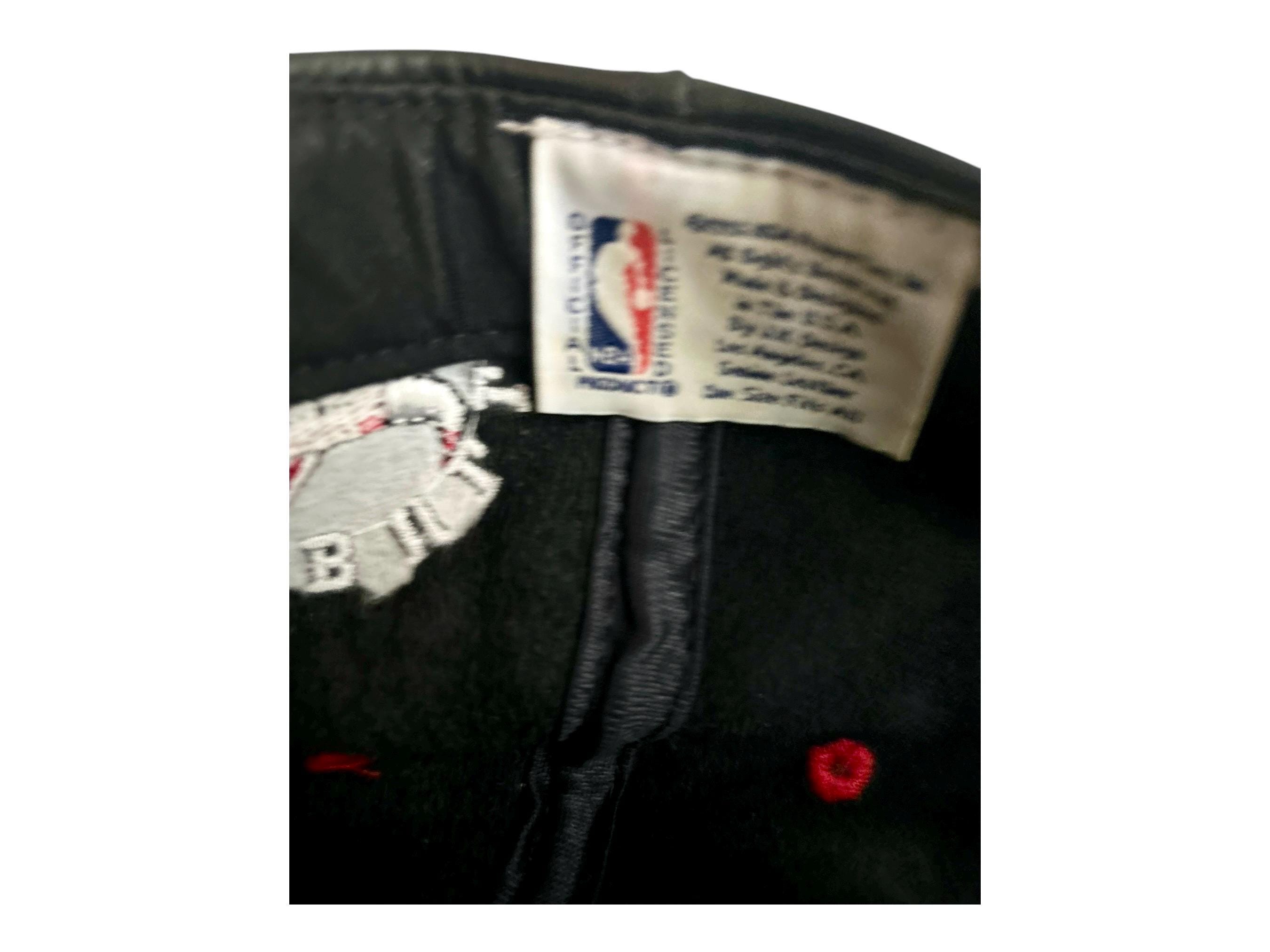 Chicago Bulls 1997 NBA Champions Logo Athletic Snapback Hat. One
