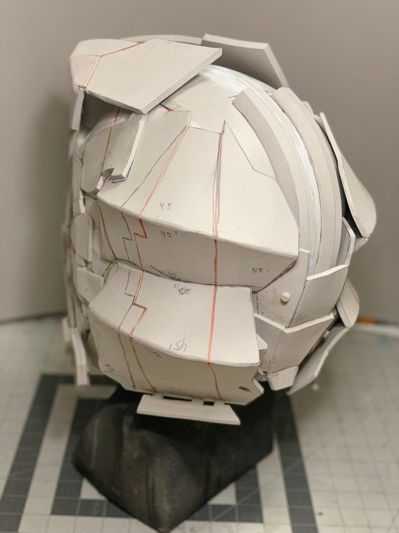 Dead Space- Life Size Advanced Helmet Papercraft Dead Space- Life Size Advanced Helmet Papercraft