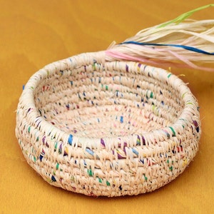 Coil Basket Kit Confetti DIY Basket Weaving Kit Raffia Basket DIY Craft Kit Coil Basket Kit Wickelkorb Easter Basket Present image 3