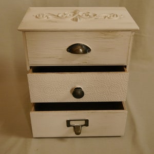 Small cupboard - shabby style