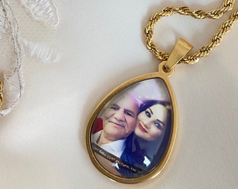 Collana fotografica personalizzata, regalo per la festa della mamma, collane illustrate, per gioielli mamma, ciondolo fotografico personalizzato, collana in acciaio a goccia, gioielli a goccia