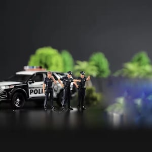 Cops police Law enforcement 1:64 S scale model Urban city street set