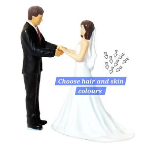 Mini bride and groom 1:64 scale model S guage figurines wedding figures holding hands couple marriage little small Tiny romantic scene
