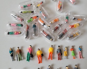 Miniature People little 2cm 10-60pcs small tiny figures Capsule fun Mini keyring jewellery crafts making Humans Model Figurine Micro scene