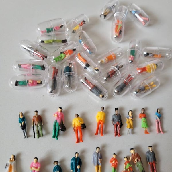 Miniature People little 2cm 10-60pcs small tiny figures Capsule fun Mini keyring jewellery crafts making Humans Model Figurine Micro scene