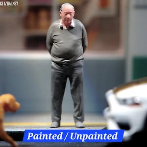 Elderly old man 1:87/64/43/24 scale model figure PEOPLE Miniature grandad mini grandparent father little family small tiny diorama scene