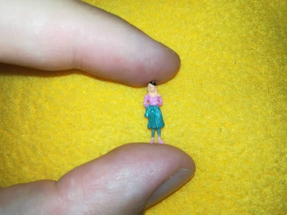 People Miniature Mini Figures 2-50pcs 1:25/30/42/50 Diorama Seated