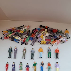 All standing miniature people 35mm 2-50pcs 1:50 O guage scale model mini figures diorama man woman family Small little city town park scenes