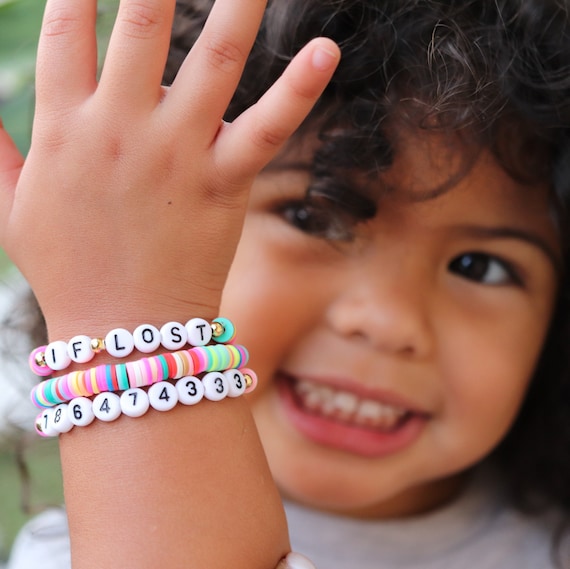 Braccialetto con nome di perline personalizzato per bambini, braccialetto  ID, braccialetto del telefono, braccialetto per bambini, bomboniera del  bambino, bracciale della ragazza dei fiori, braccialetto impermeabile -   Italia