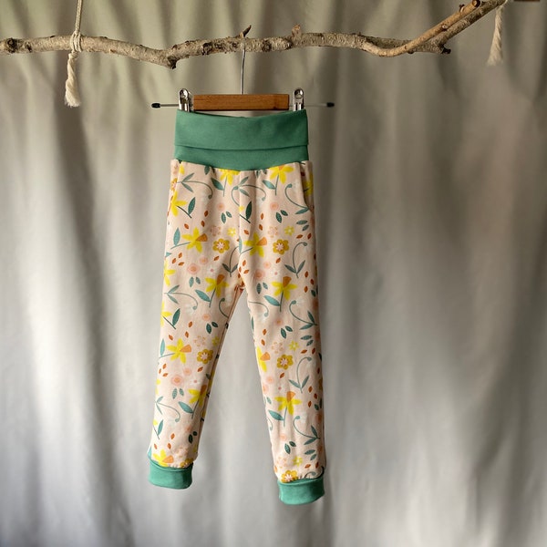 Baby Jogginghose „Olofström“, Stoffmuster wählbar, bequeme Hose für Babys, smalandkids