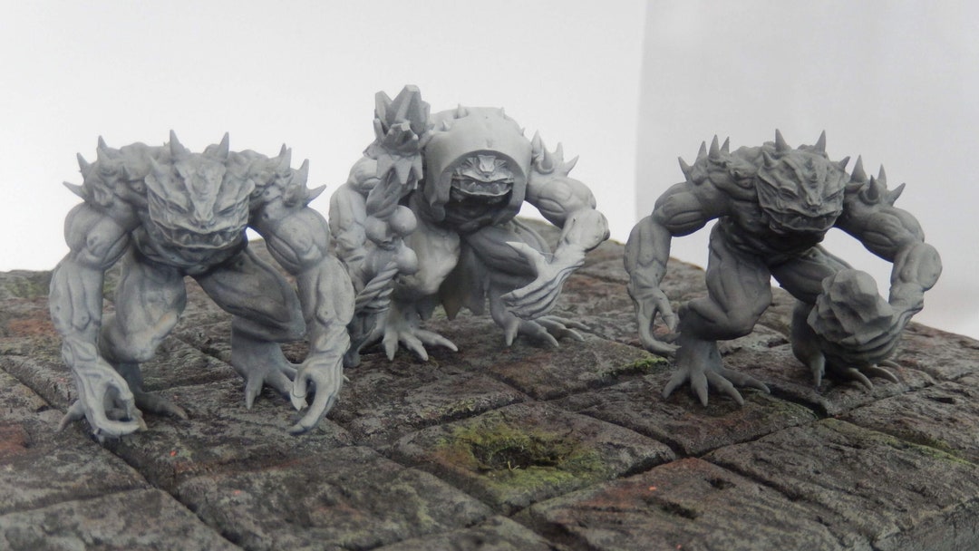Hezrou Demon dungeons and Dragons Out of the Abyss Resin Miniature by  Mystic Pigeon Gaming - Etsy Denmark