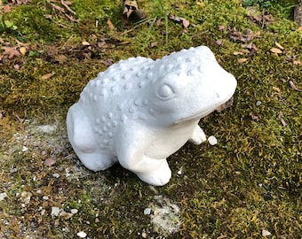 Toad Statue, Concrete Toad Figure, Cement Statue of Toads, Garden  Decor,