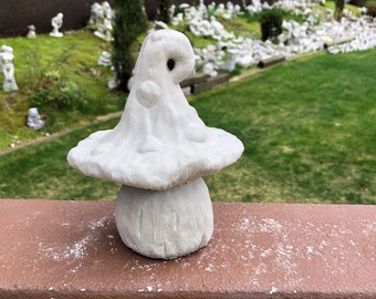 Concrete Mushroom Statue: Garden & Home Decor (6.75'' Tall)