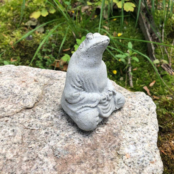 Concrete Meditating Frog Buddha Statue, Zen Cement , Buddha Meditating, Small Frog Statue, Zen Garden Decor, Spiritual Decor
