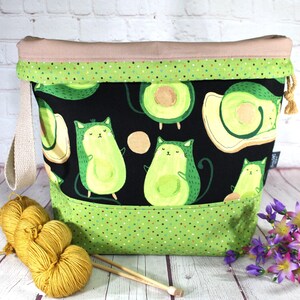 Bolsa para proyectos de tejido AvoCato Toast, bolsa de tela XL, bolsa de tela para proyectos de ganchillo, bolsa de tela para proyectos de suéteres, chales y bufandas. imagen 6