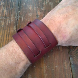 Leather blacksmith wrist cuff / brace. Medium sized 6 1/4&quot; average diameter.