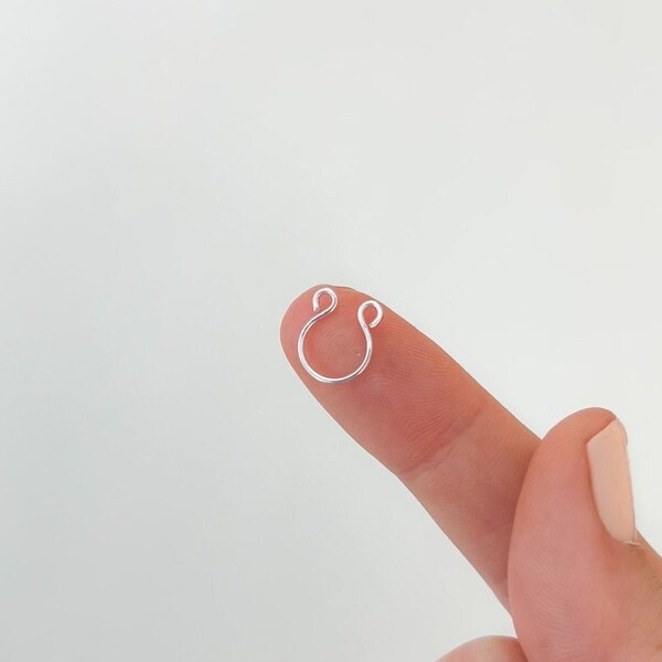 Peekaboo Faux Rose Gold Septum Ring - Fake Nose Ring - Minimalistic Piercing