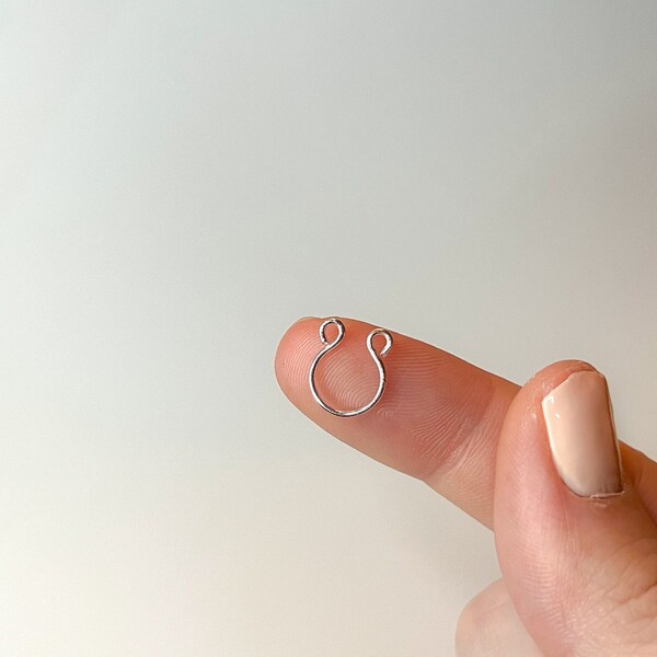 Peekaboo Faux Silver Septum Ring - Minimalist Fake Septum Ring - Tiny Nose Piercing