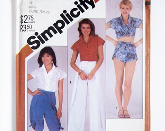 Vogue 8058 Misses' Gauchos, Knickers and Shorts Waist Sizes 24 or 25 1/2,  Uncut FF Vintage 1970s Sewing Pattern 