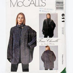 Puede incluir: Patrón de costura McCall's para un abrigo de imitación de chenilla. El patrón es para la talla 611 e incluye un sobre con instrucciones. El patrón es de Nannette Holmberg.