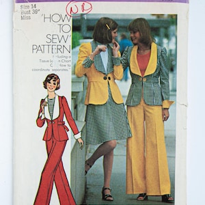 Op de afbeelding: Vintage Simplicity naaipatroon 6767. Het patroon bevat illustraties van damespakken en -separates in tinten geel, rood en groen. Het patroon bevat instructies voor het naaien van de kledingstukken. Maat 14, borstomvang 91 cm.