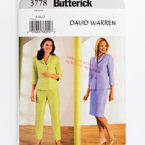 Op de afbeelding: Butterick naaipatroon 3778 met twee vrouwen in pakken. Eén is een lichtgroen broekpak, de andere een lavendelkleurig rokpak. Maten 8, 10 en 12 zijn inbegrepen. Het patroon is van David Warren.