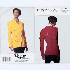 Puede incluir: Un sobre de patrón de costura Vogue Patterns de Donna Karan New York, número 2723, para tallas 6-8-10. La parte frontal muestra un blazer amarillo de doble botonadura etiquetado A y un blazer rojo con un cuello grande en la espalda etiquetado B.