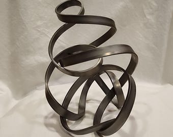 Steel Sculpture - Spire Ribbon