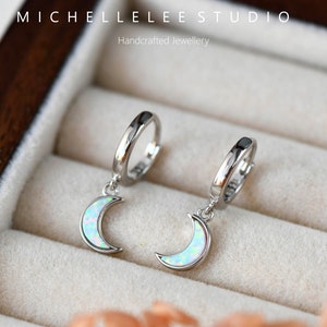 Créoles lune opale blanche, créoles petit croissant de lune Huggie en argent sterling, céleste, espace, collier assorti
