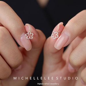 Dainty Flower Stud Earrings, Daisy Flower Stainless Steel Earrings with Matching Necklace, Forget Me Not