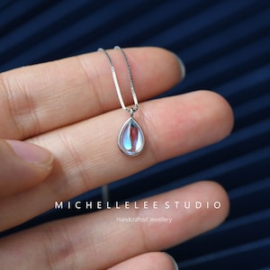 Minimalistischer Mondstein Anhänger, Minimalistische Kristallhalskette, Geschenk für Sie
