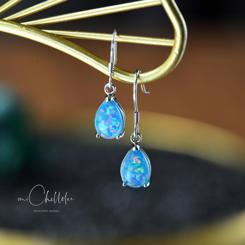 Boucles d'oreilles crochet minimalistes en opale de feu gouttelettes, grandes boucles d'oreilles pendantes opale bleue et opale blanche, collier assorti disponible image 4