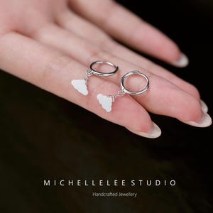 Baumelnde Opal-Creolen, Feueropal-Wolkenohrringe, weiße Opalohrringe, Opal-Wolkenohrringe Passende Halskette verfügbar, Opalschmuck