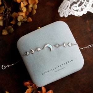 Bracelet phases de lune opale blanche, bracelet en argent sterling croissant de lune opale de feu, cadeau pour elle, pierres de naissance d'octobre image 7