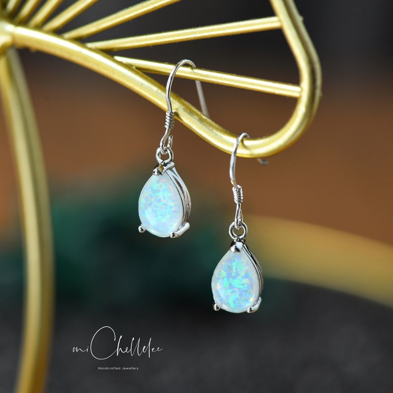 Boucles d'oreilles crochet minimalistes en opale de feu gouttelettes, grandes boucles d'oreilles pendantes opale bleue et opale blanche, collier assorti disponible image 3