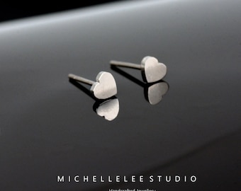 Hart Stud Oorbellen, Teeny Tiny Heart Oorbellen, Gouden en Zilveren RVS Oorbellen, Super schattige 4mm Heart Studs