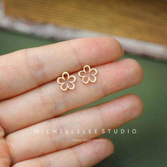 Dainty Flower Stud Earrings, Daisy Flower Stainless Steel Earrings, Forget me not