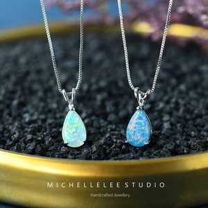 Collier pendentif minimaliste en opale de feu gouttelettes, grande opale bleue et opale blanche avec boucles d'oreilles assorties, géométrie simple image 4