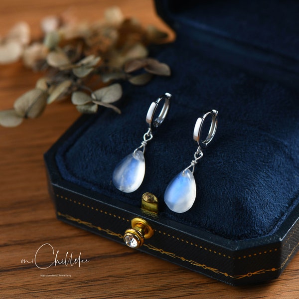 Grandes créoles Huugie en pierre de lune bleue naturelle, Boucles d'oreilles en argent sterling en forme de larme et pierres précieuses, Gouttes de pluie, Pierre de naissance de juin