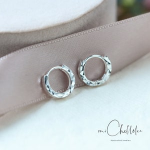 Minimalist Simple Huggie Hoop Earrings in Sterling Silver, Shiny Diamond Cut Hoops Earrings,Simple Geometric Jewellery